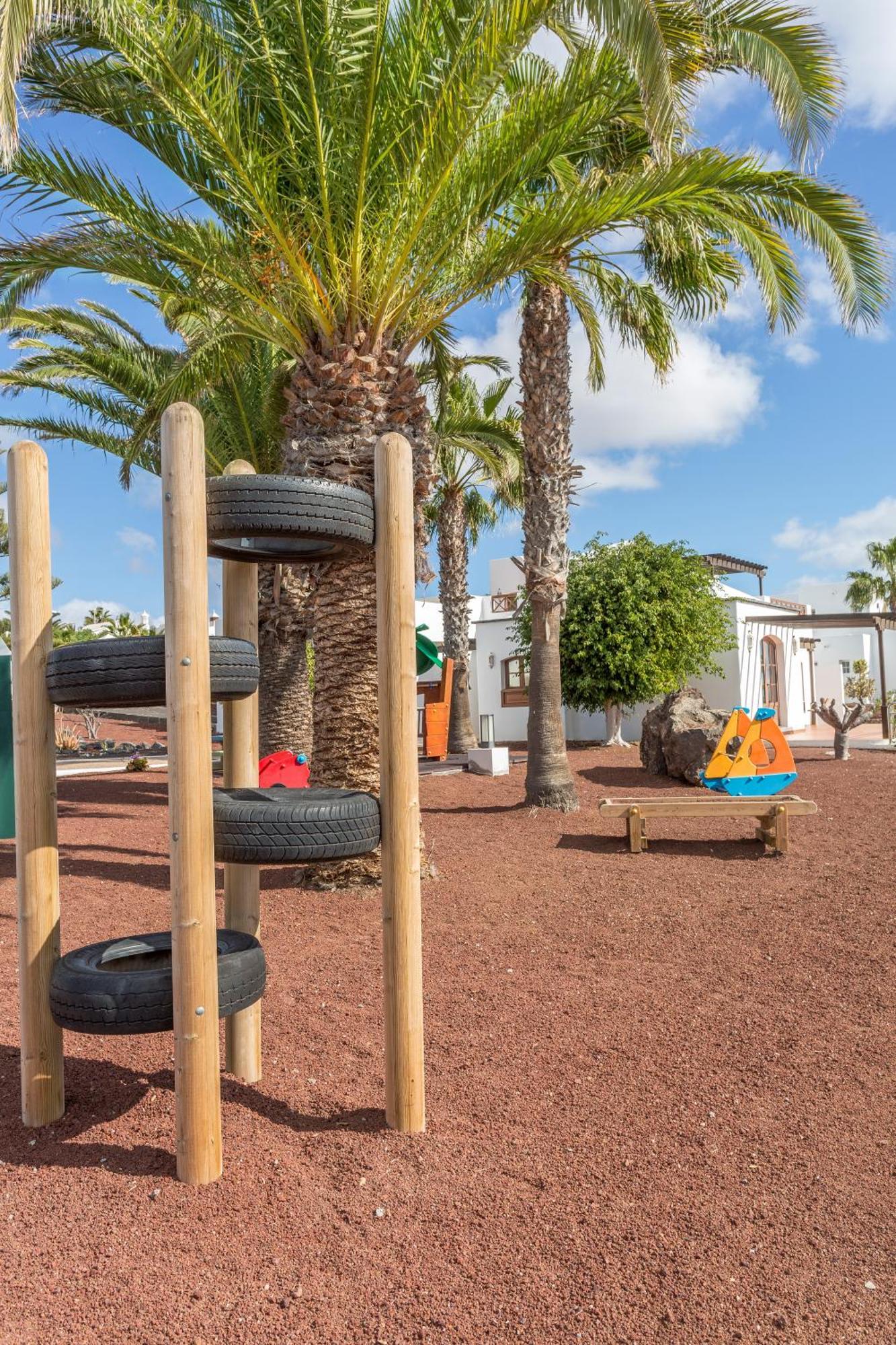 Apartahotel Jardines Del Sol 4*