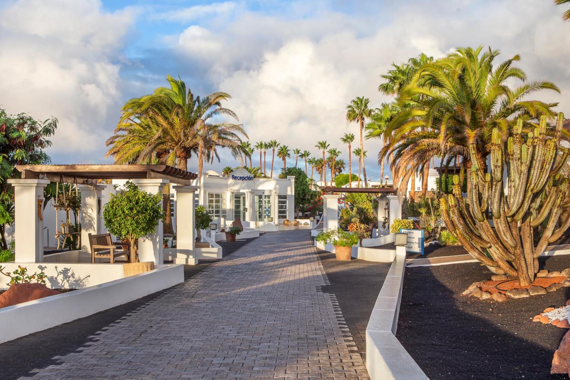 Hotel apartamentowy Jardines Del Sol Playa Blanca (Lanzarote)
